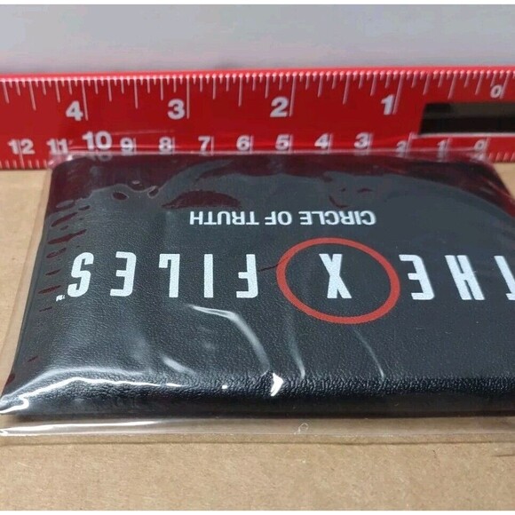 NIP Loot Crate Exclusive X-Files Circle of Truth Card Game Brand New In Plastic - Picture 8 of 9